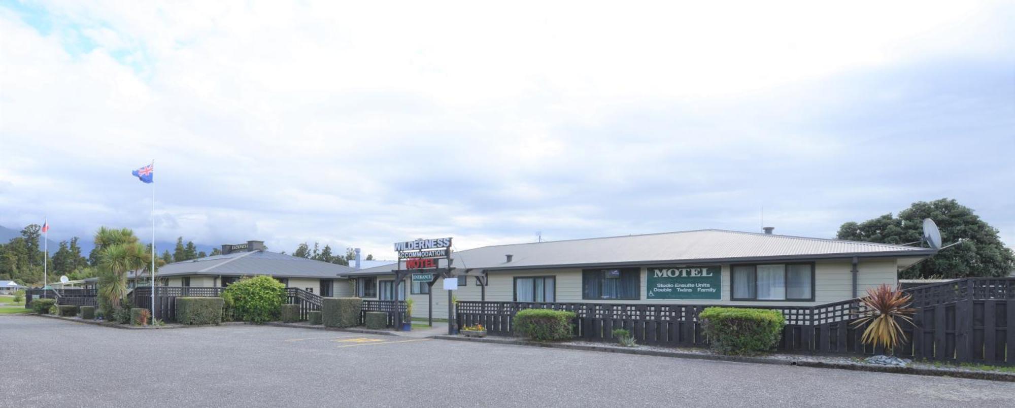 Wilderness Motel Accommodation Haast Buitenkant foto
