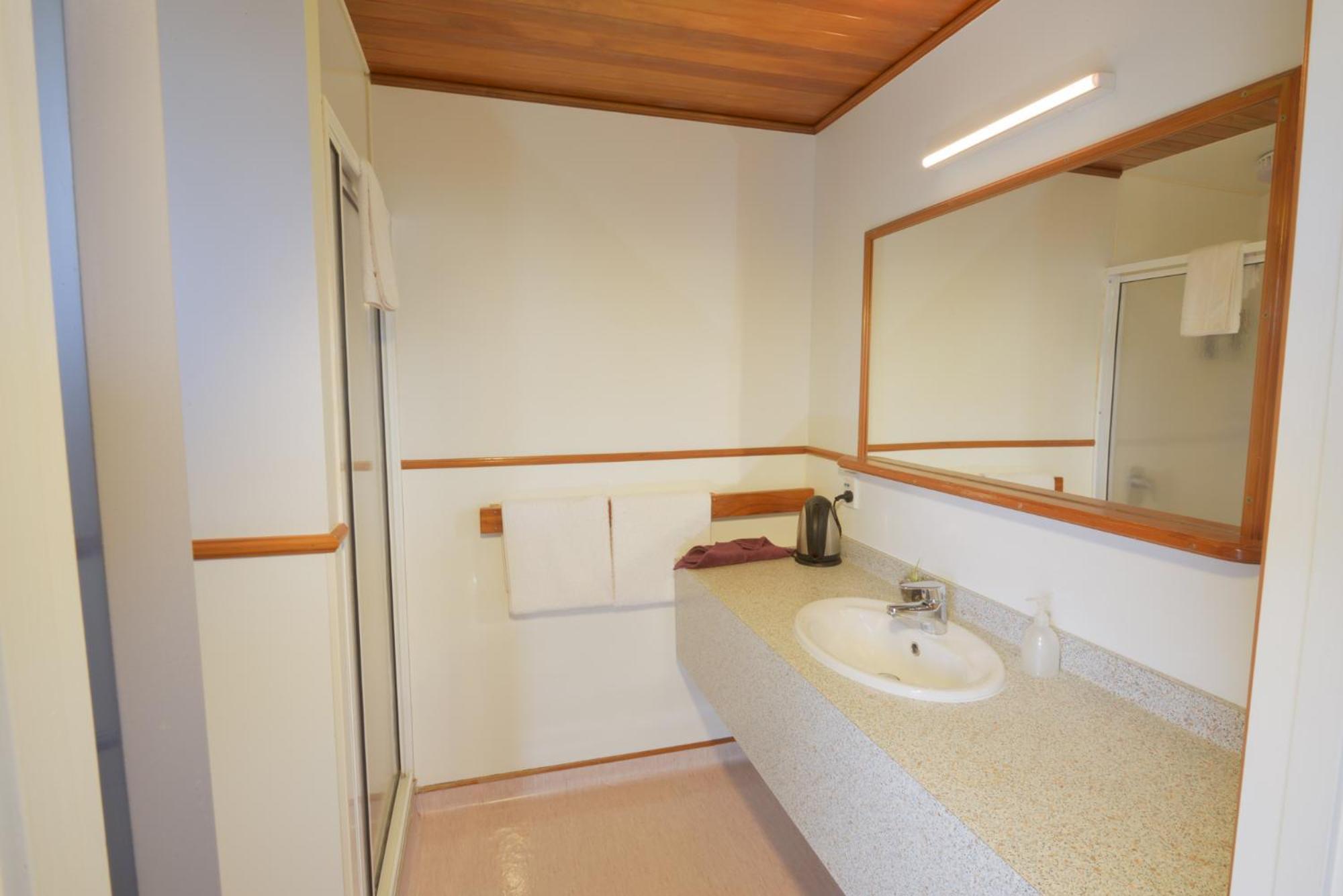 Wilderness Motel Accommodation Haast Buitenkant foto