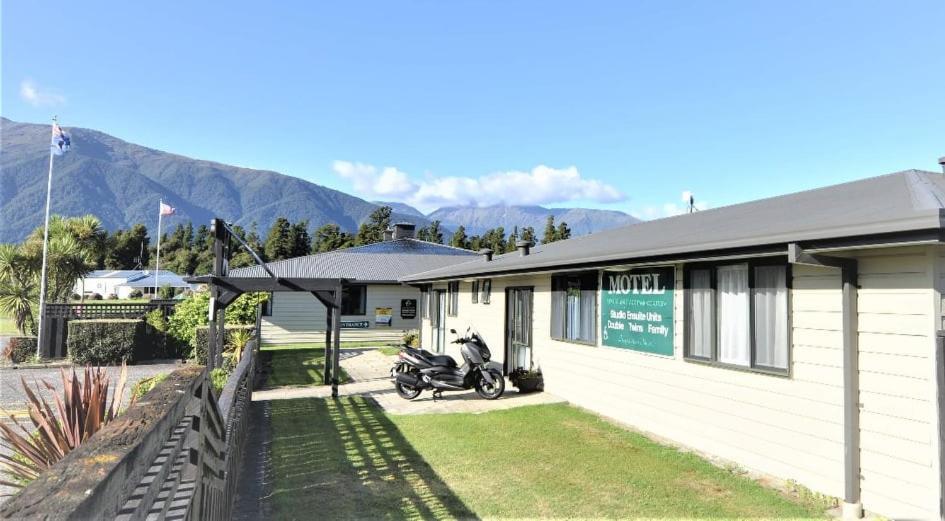 Wilderness Motel Accommodation Haast Buitenkant foto